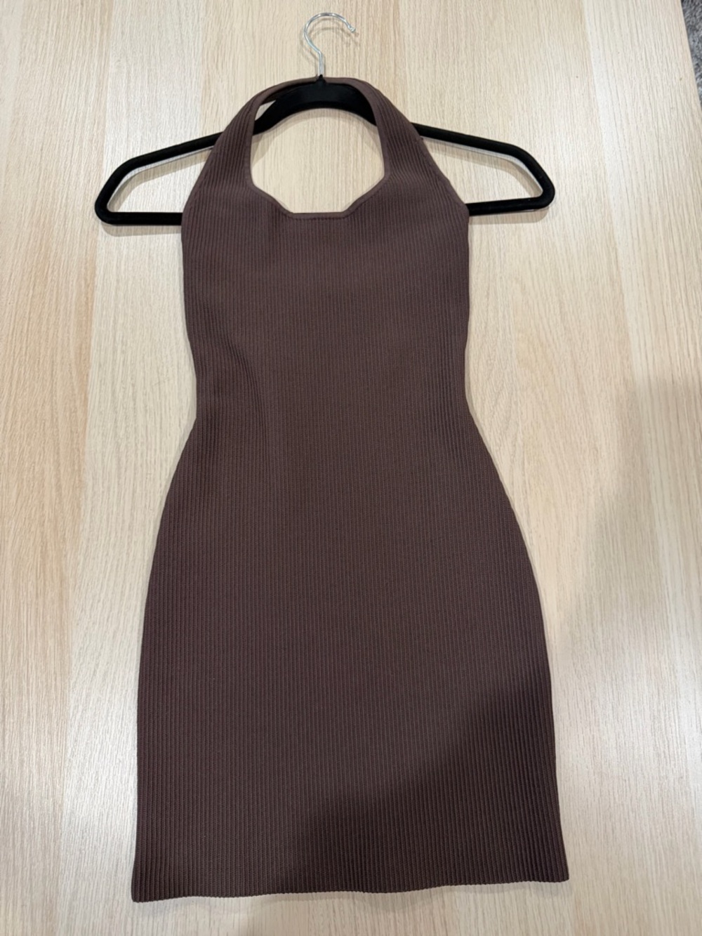 Aritzia Babaton Figureknit Ribbed Halter Mini Dress. 2XS